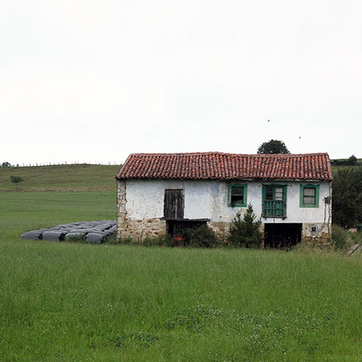 Un caserío en el campo
